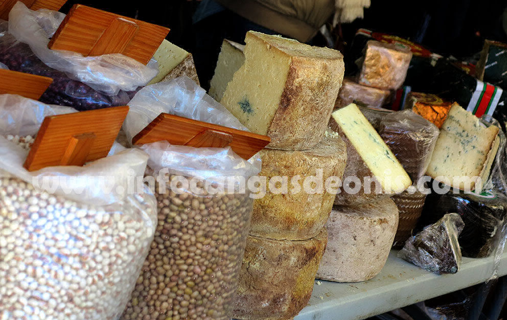 Mercado de Cangas de Onís, abierto en domingo