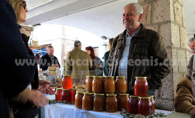Mercado de Cangas de Onís, abierto en domingo
