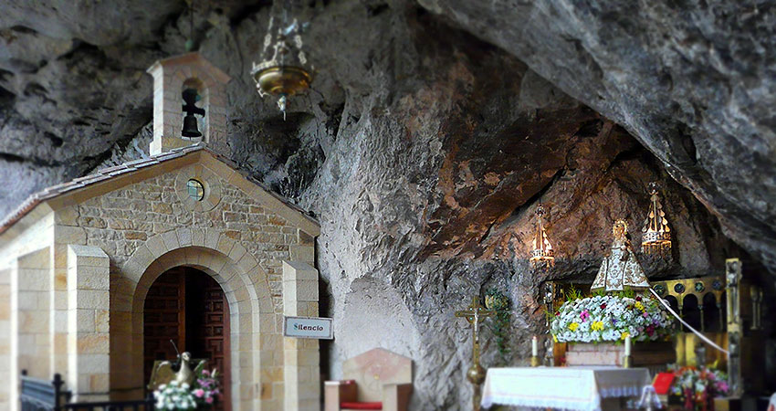 cueva-covadonga-santina-capilla